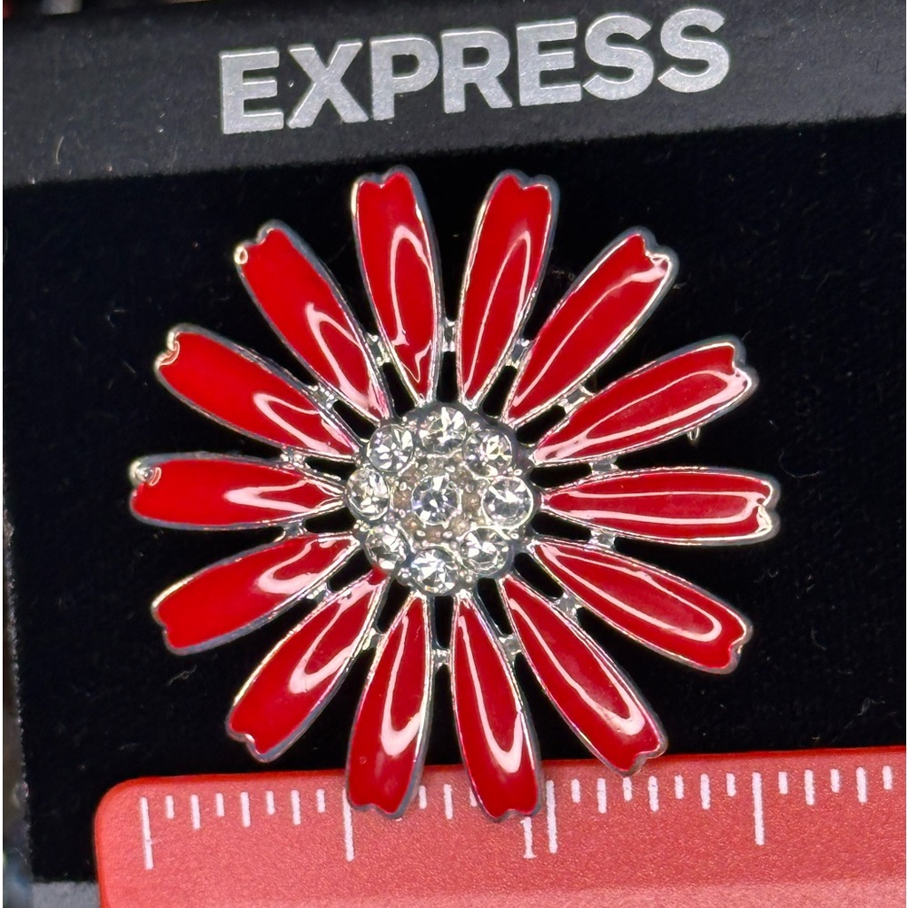 Express Red Flower Brooch - Picture 3 of 3